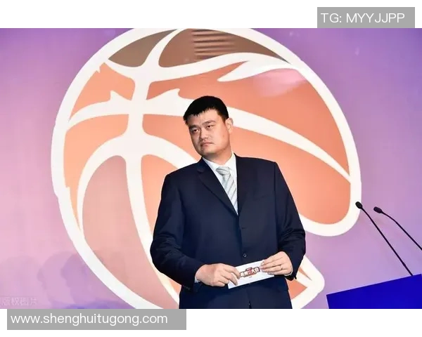 姚明放大版：探索中国篮球巨星的成长历程与全球影响力